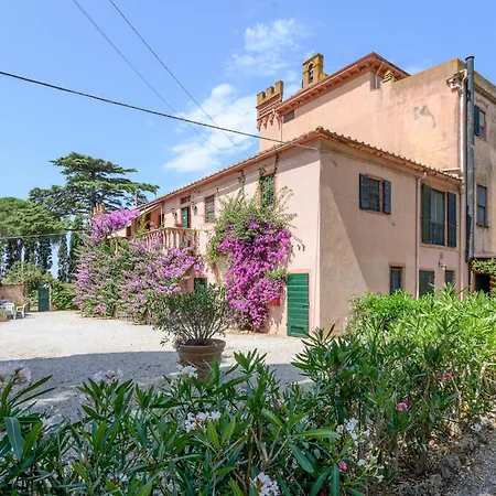 Holiday home Awesome In