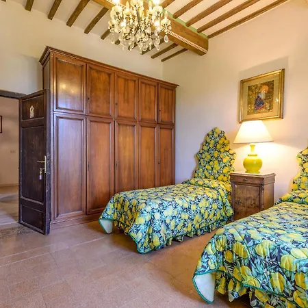 Awesome In Campiglia Marittima