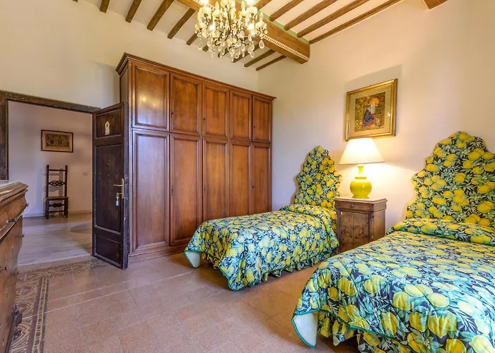 Awesome In Campiglia Marittima